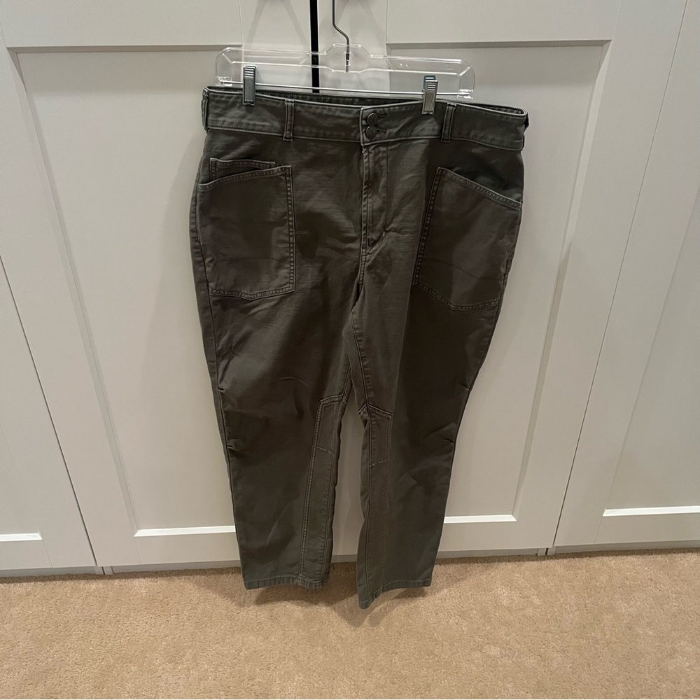Pilcro Dark Green Cargo Pants Pockets Casual Cotton Loose Fit Weekend Size 32